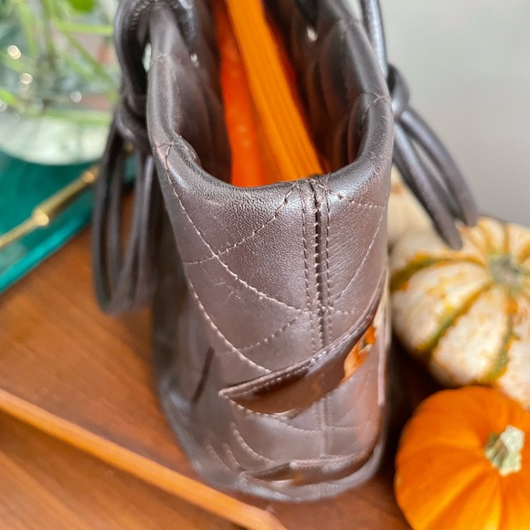 CHANEL Cambon Ligne Tote Bag - Picture 16 of 17